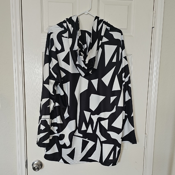Women's Geo Black and White Colorblock Hooded Open Jacket XL - Picture 8 of 12